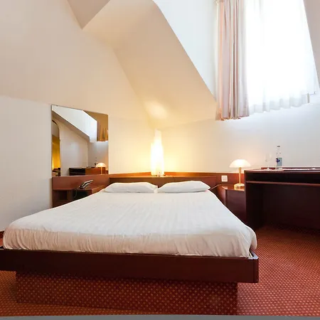 Hotel B-smart 3*